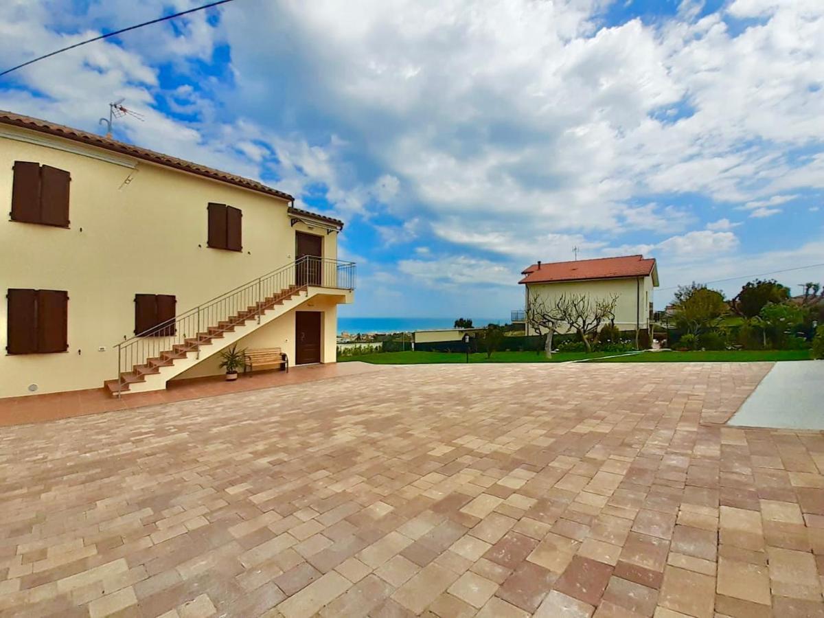 Casa Vacanze Con Vista Mare E Giardino - Amanecer Marzocca di Senigallia Exterior foto