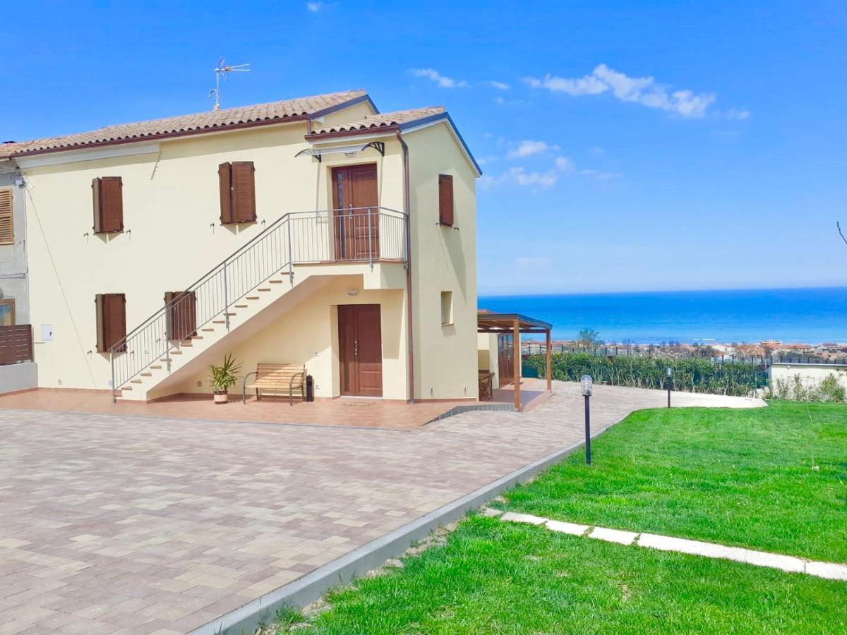 Casa Vacanze Con Vista Mare E Giardino - Amanecer Marzocca di Senigallia Exterior foto