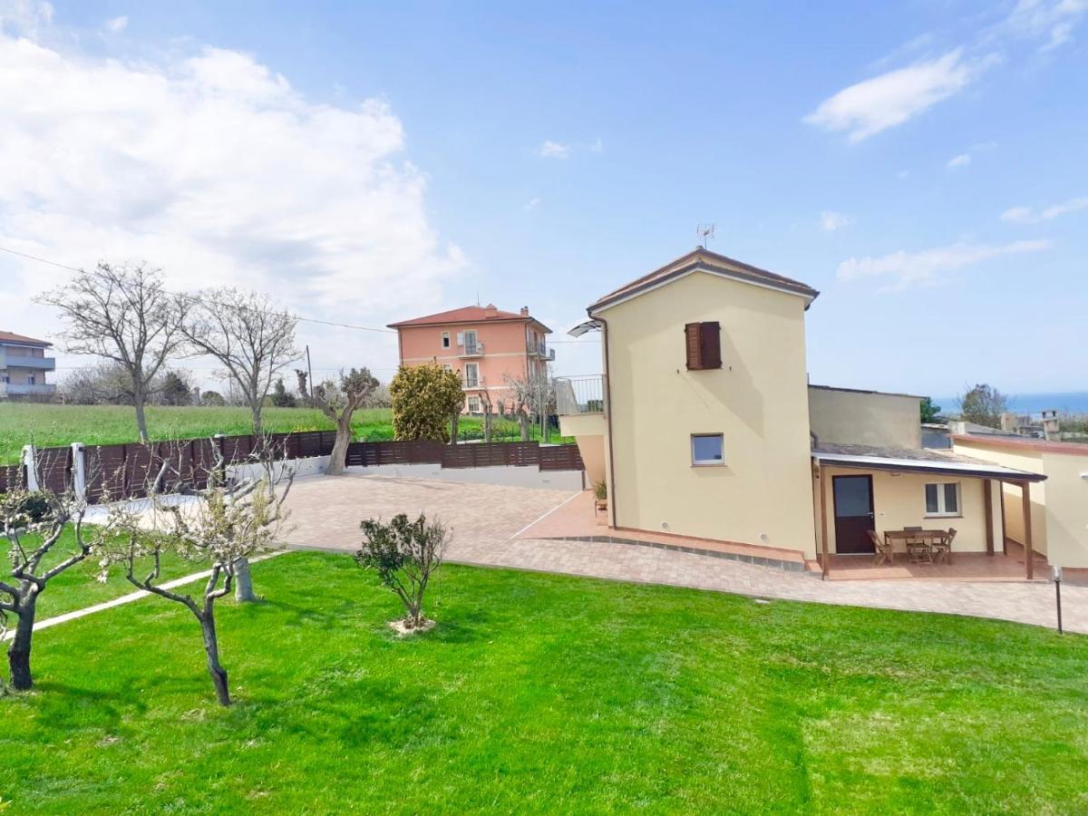 Casa Vacanze Con Vista Mare E Giardino - Amanecer Marzocca di Senigallia Exterior foto