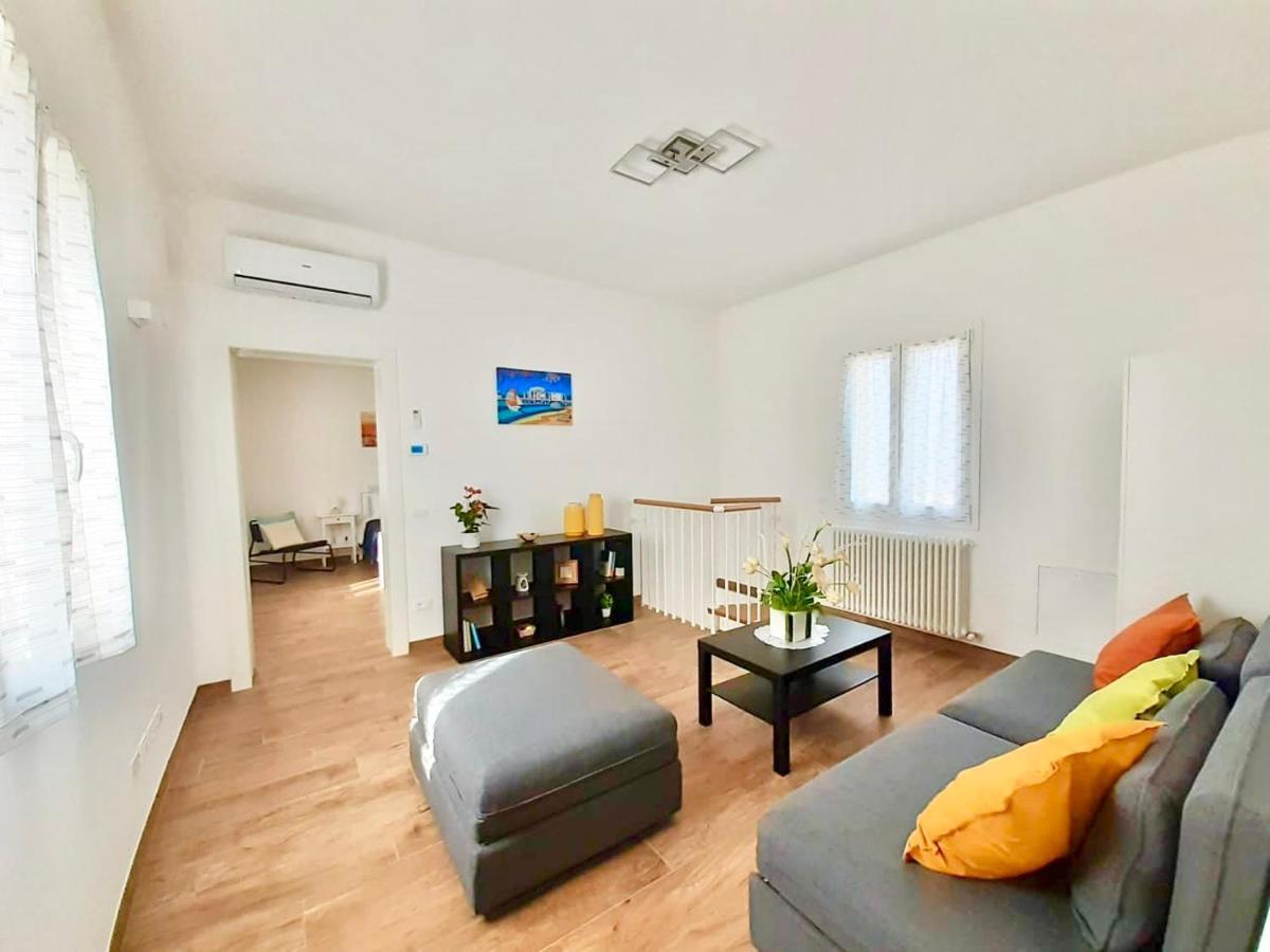 Casa Vacanze Con Vista Mare E Giardino - Amanecer Marzocca di Senigallia Exterior foto